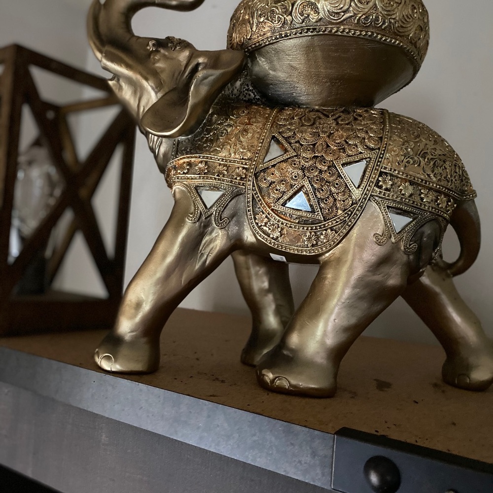 Elephant decor - Picture 3 of 3